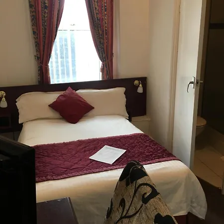 Waverley Hotel